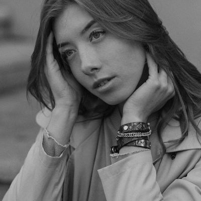 A serene moment of rest between sets in a minimalist environment.